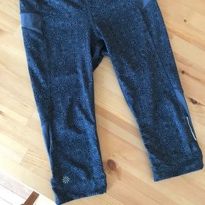 Athleta Gray Print Capri